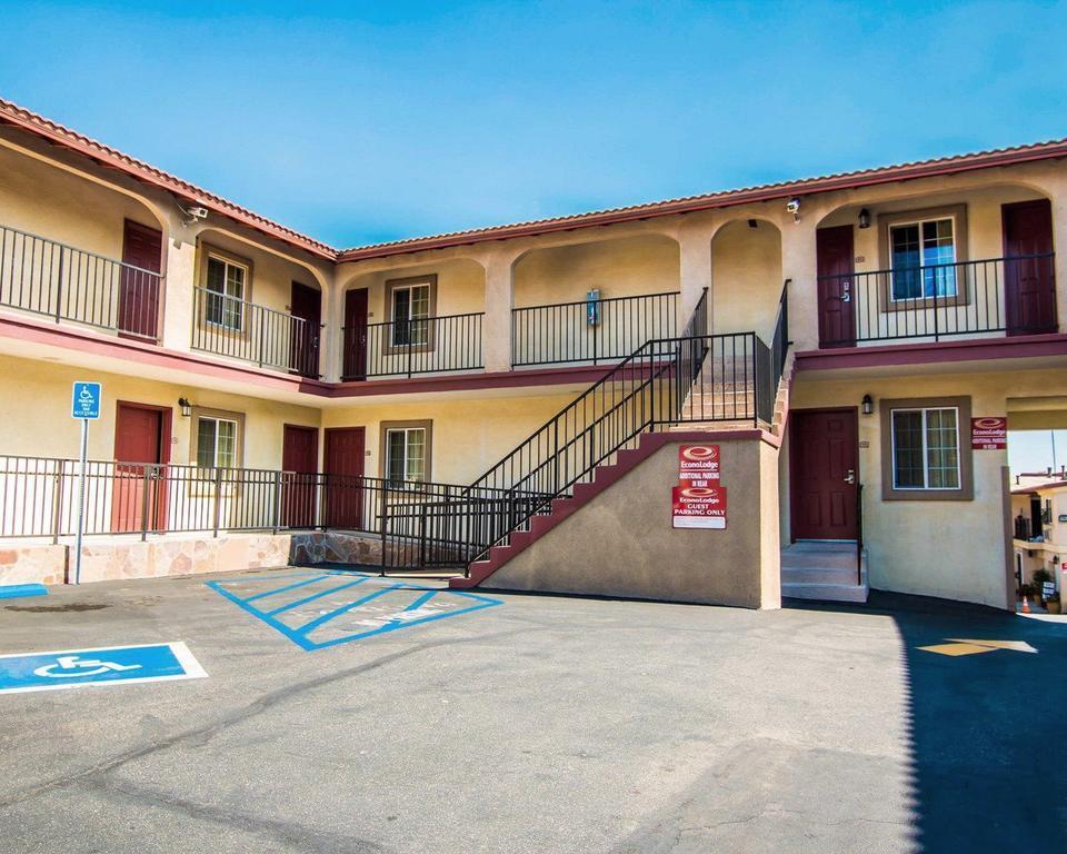 Econo Lodge Long Beach I-405 Exterior photo